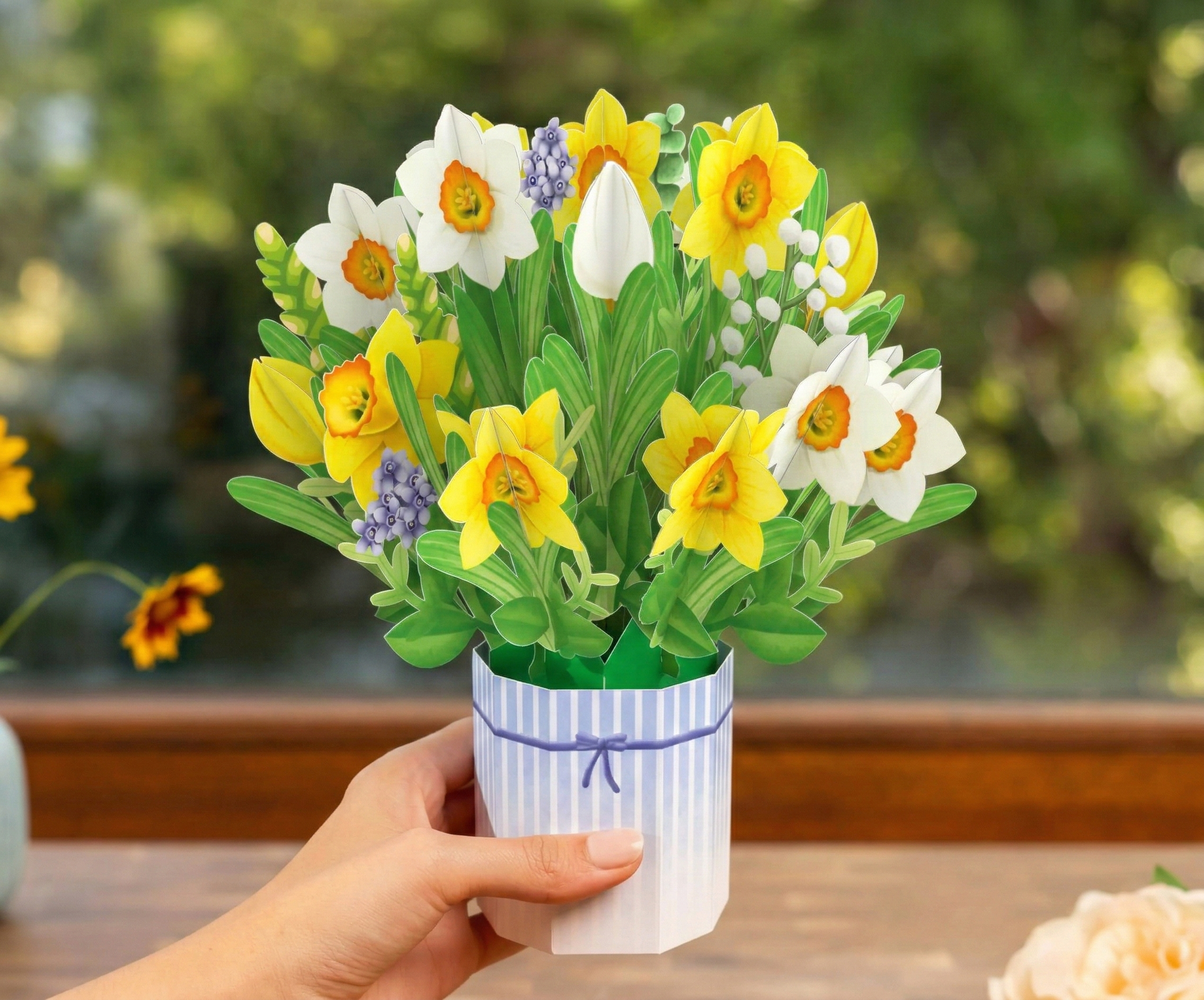 Daffodil Pop-Up Bouquet